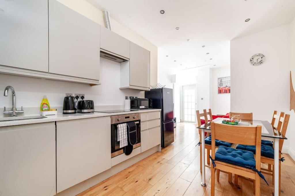 Spacious Retreat 2-Bed In Popular Camden Town London Eksteriør bilde
