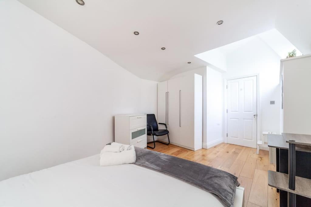 Spacious Retreat 2-Bed In Popular Camden Town London Eksteriør bilde