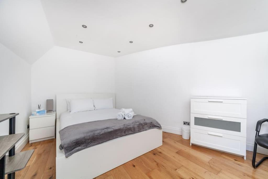 Spacious Retreat 2-Bed In Popular Camden Town London Eksteriør bilde