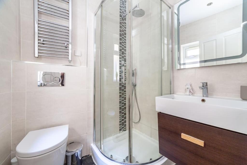 Spacious Retreat 2-Bed In Popular Camden Town London Eksteriør bilde