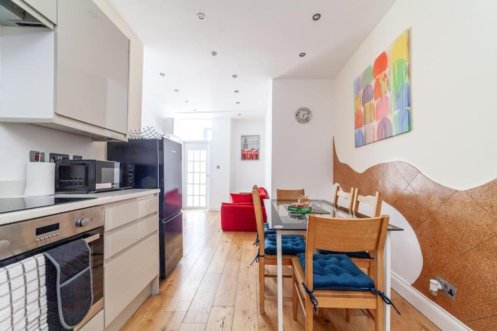 Spacious Retreat 2-Bed In Popular Camden Town London Eksteriør bilde